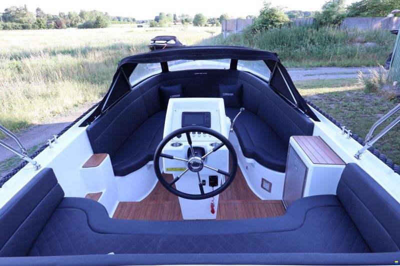 Corsiva 690 Tender