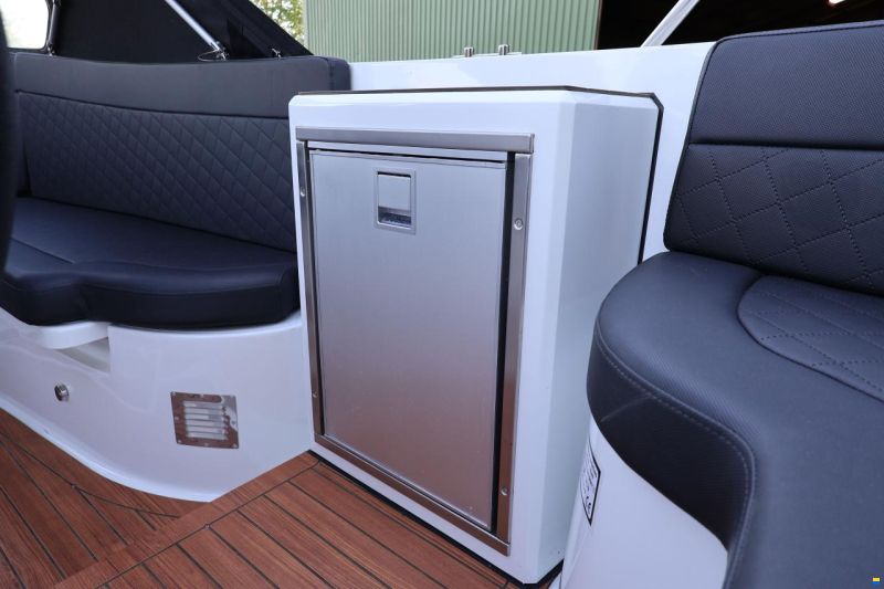 Corsiva 690 Tender