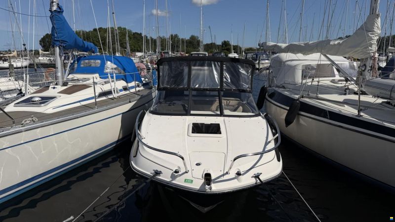 Bayliner VR5 Cuddy