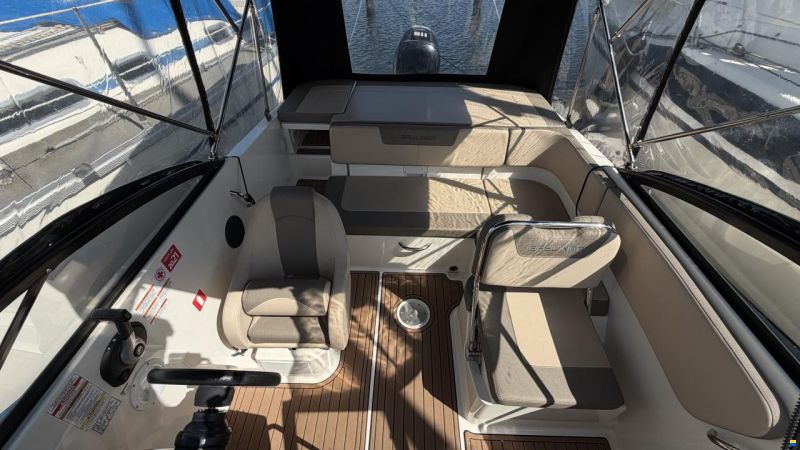 Bayliner VR5 Cuddy