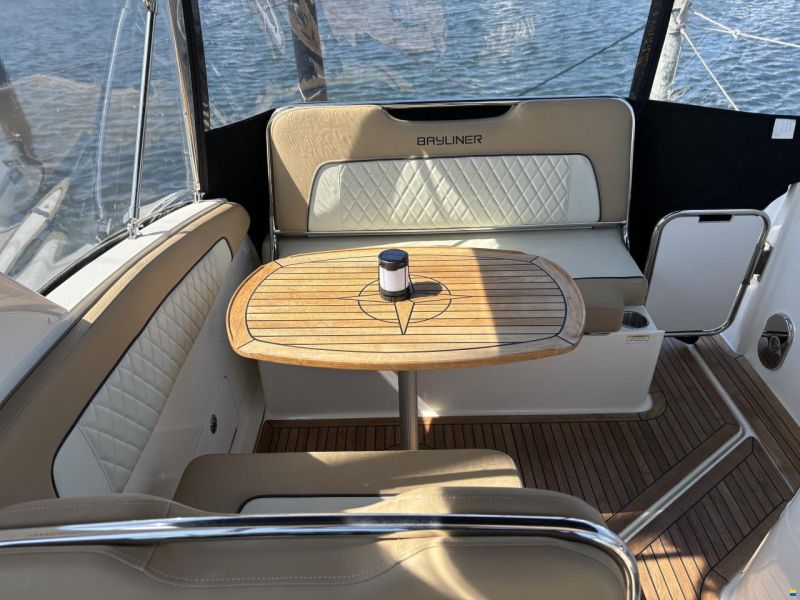 Bayliner Ciera 8