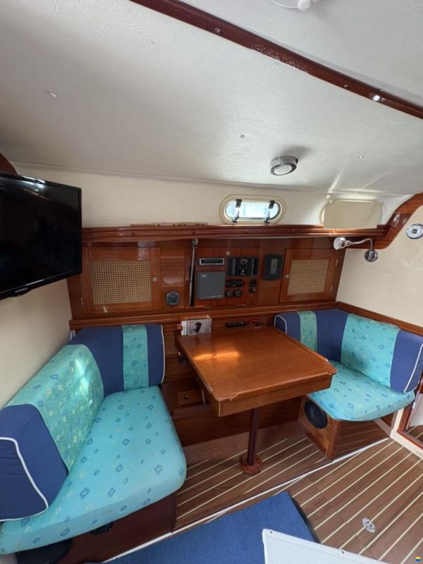 Hanse 371