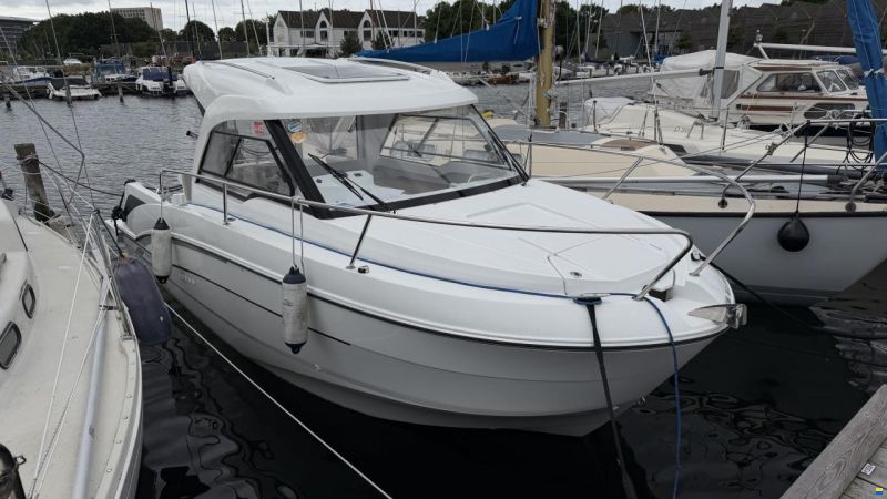 Beneteau Antares 7