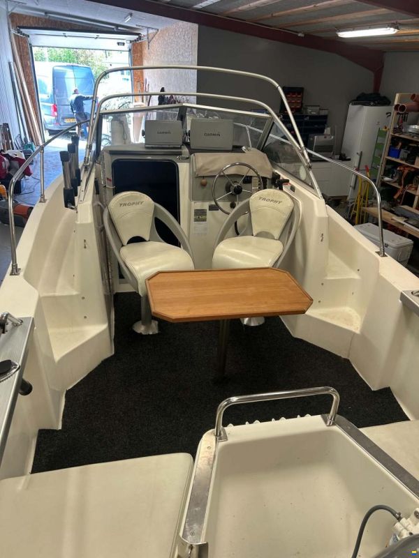 Bayliner Trophy