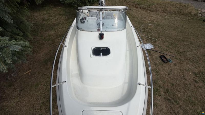 Quicksilver 640 Walk Around