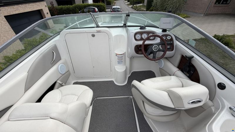 Chaparral 215 SSI