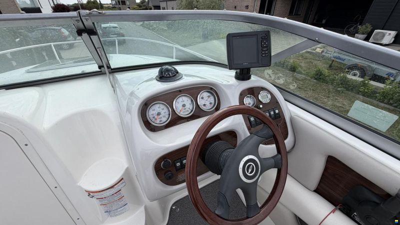 Chaparral 215 SSI