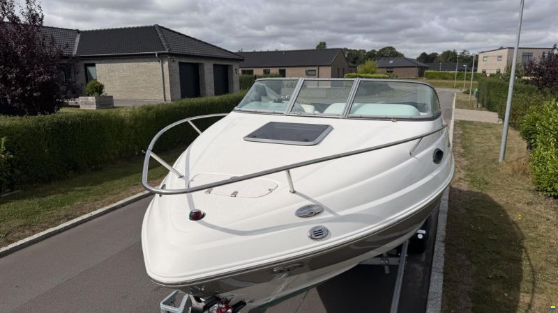 Chaparral 215 SSI