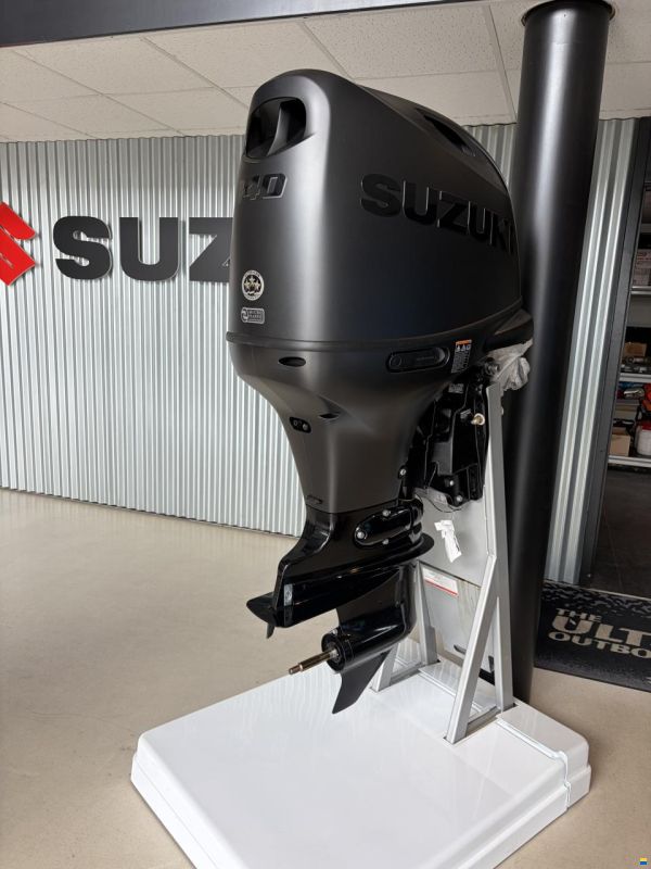 Suzuki DF 140 BTL Stealth line