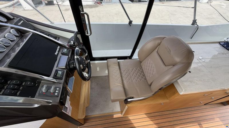 Galeon 370 HTC