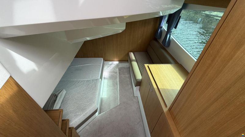 Galeon 370 HTC