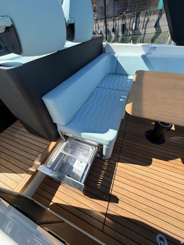 Cranchi A32 Luxury Tender