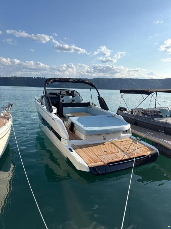 Cranchi A32 Luxury Tender