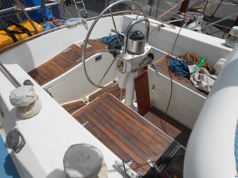 Oyster Heritage 37 Pilot House