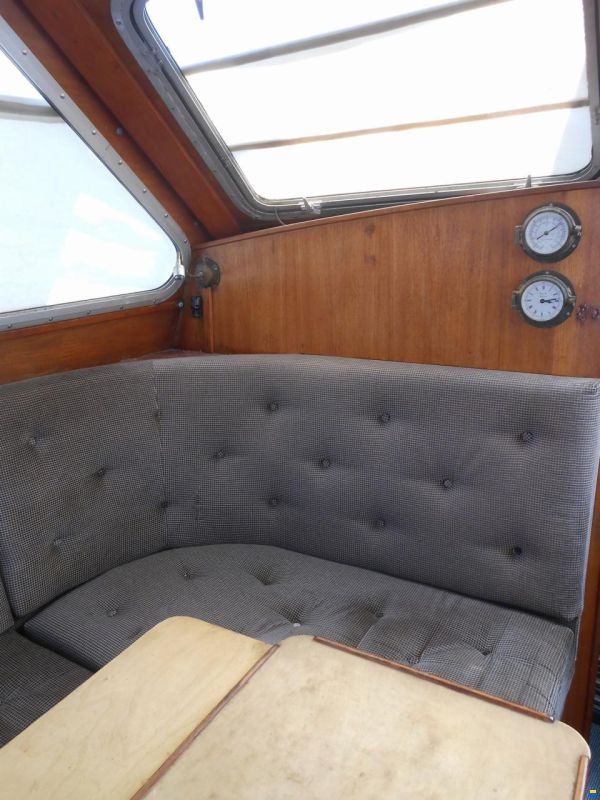 Oyster Heritage 37 Pilot House