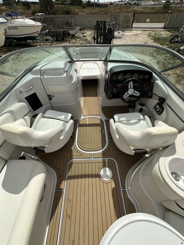 Four Winns H260