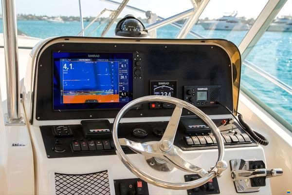 LUHRS 31 Open