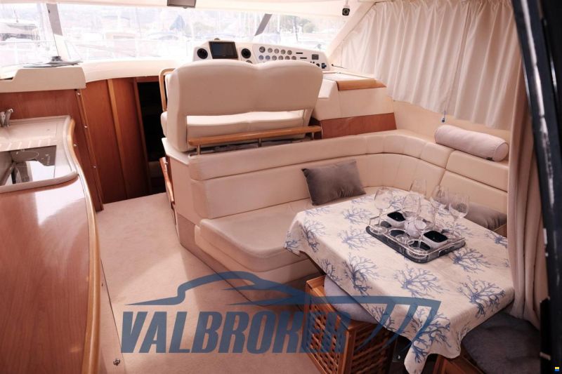 Sealine C 39