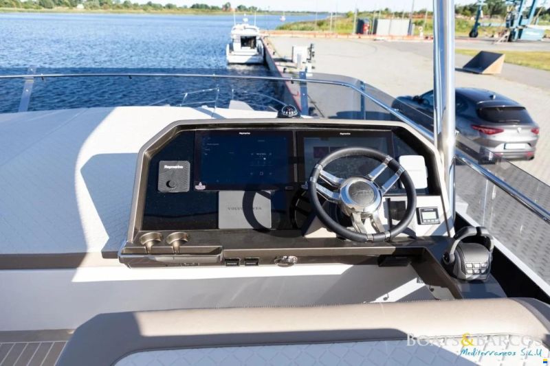 Galeon 640 Fly