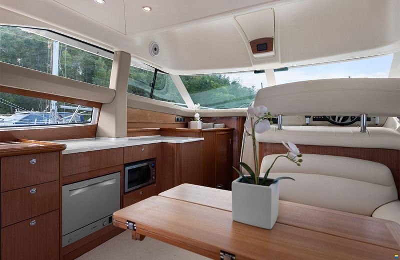 Prestige 42 Fly