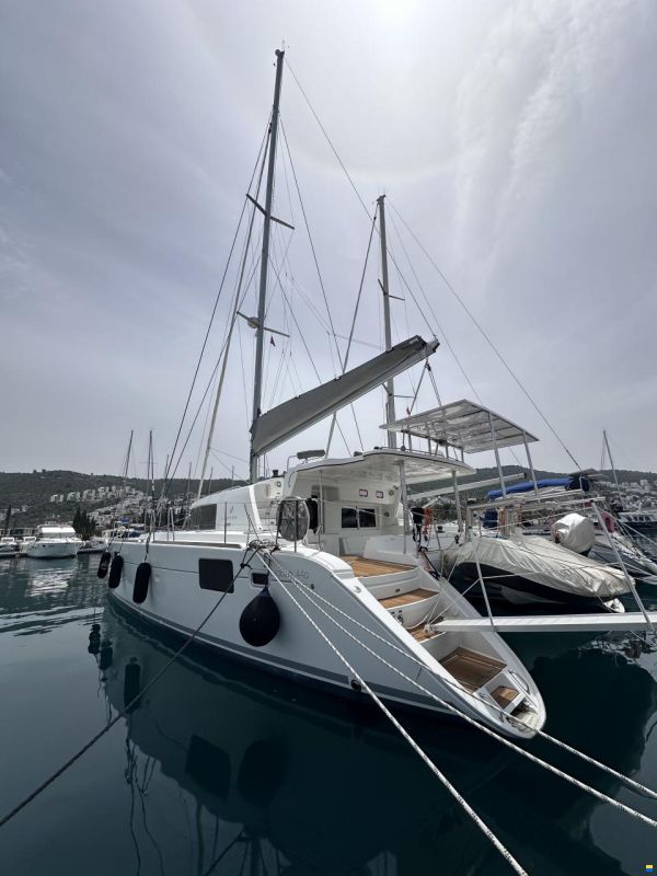 Lagoon 440