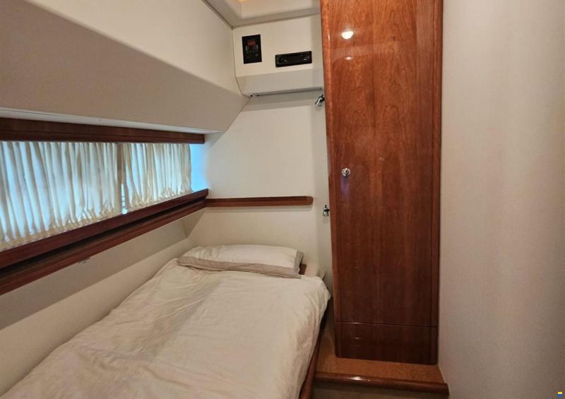 Ferretti 68