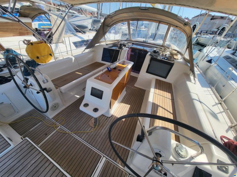 Dufour 412 GRAND LARGE