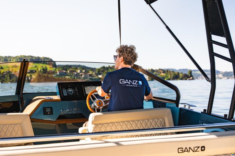 Ganz Boats Ovation 7X Open