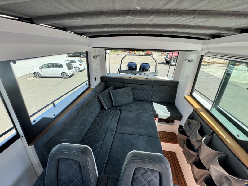 Axopar 37 Cross Cabin