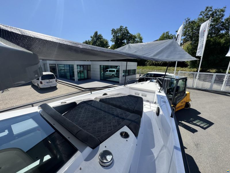 Axopar 37 Cross Cabin