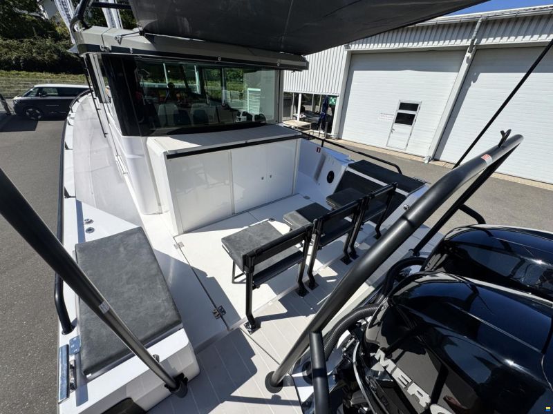 Axopar 37 Cross Cabin