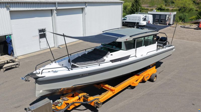 Axopar 37 Cross Cabin