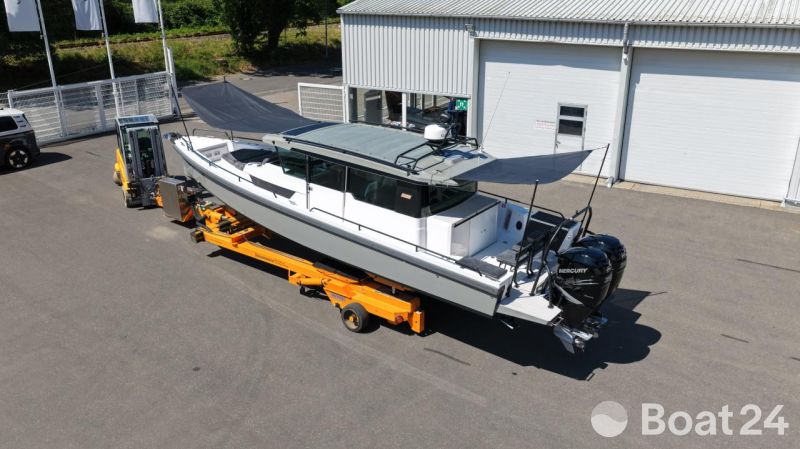 Axopar 37 Cross Cabin