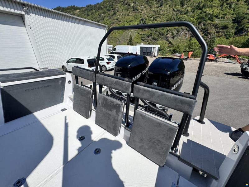 Axopar 37 Cross Cabin