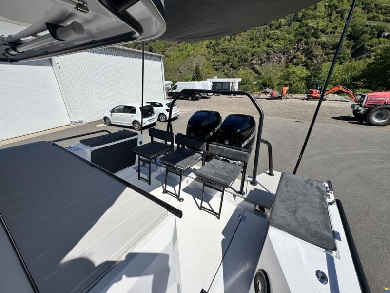 Axopar 37 Cross Cabin