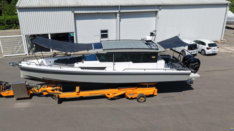 Axopar 37 Cross Cabin