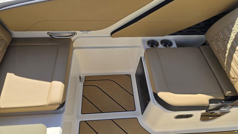 Sea Ray SPX 210 Europe