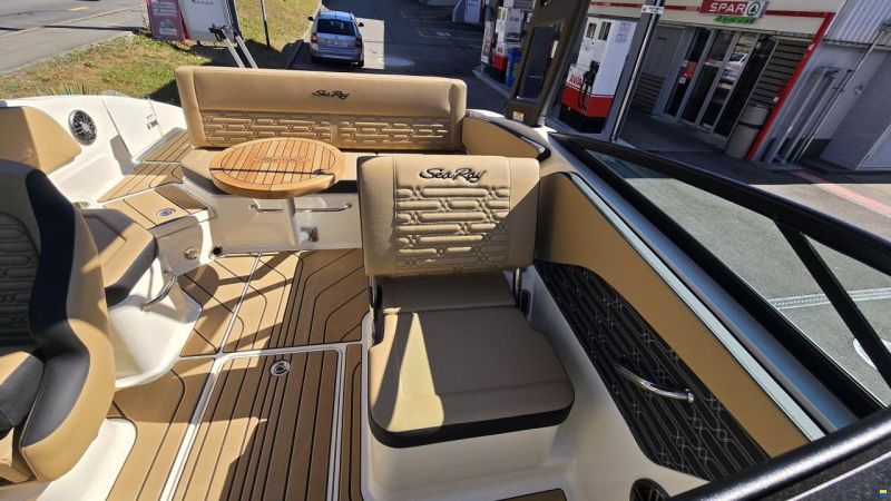Sea Ray SPX 210 Europe