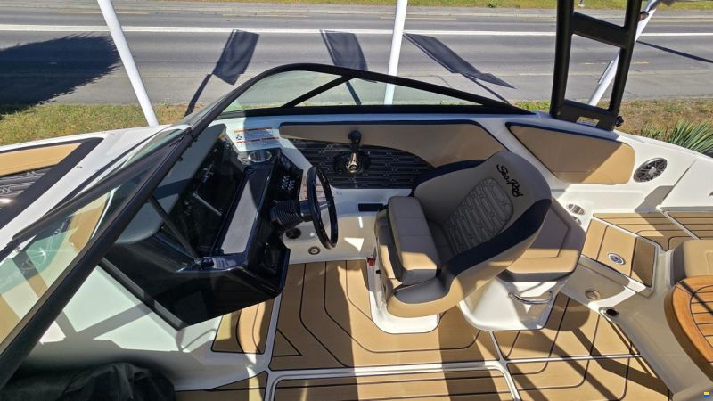 Sea Ray SPX 210 Europe