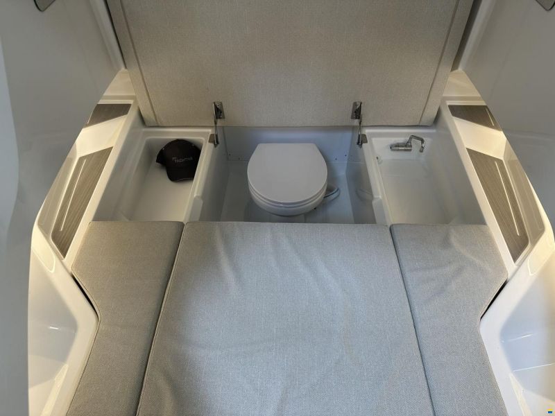 Wellcraft 28 T-Top