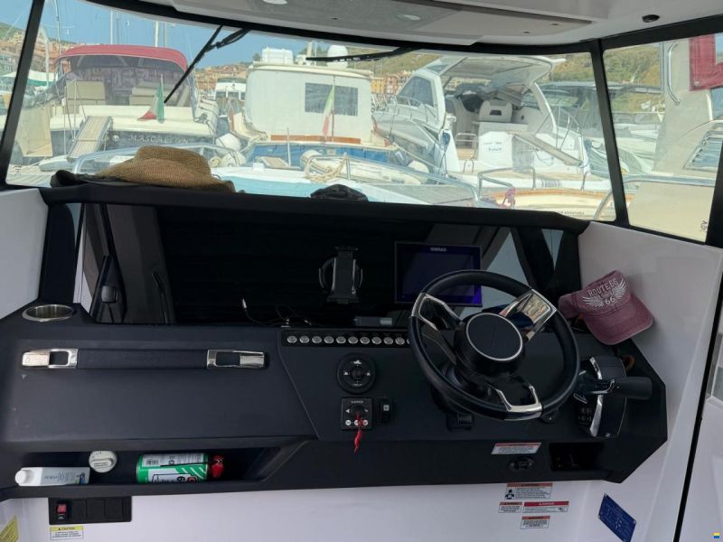 Axopar 29 XC Cross Cabin
