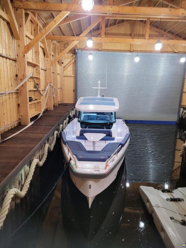 Axopar 29 XC Cross Cabin