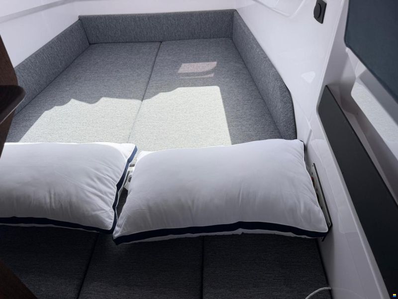 Axopar 29 XC Cross Cabin