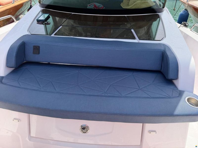 Axopar 29 XC Cross Cabin