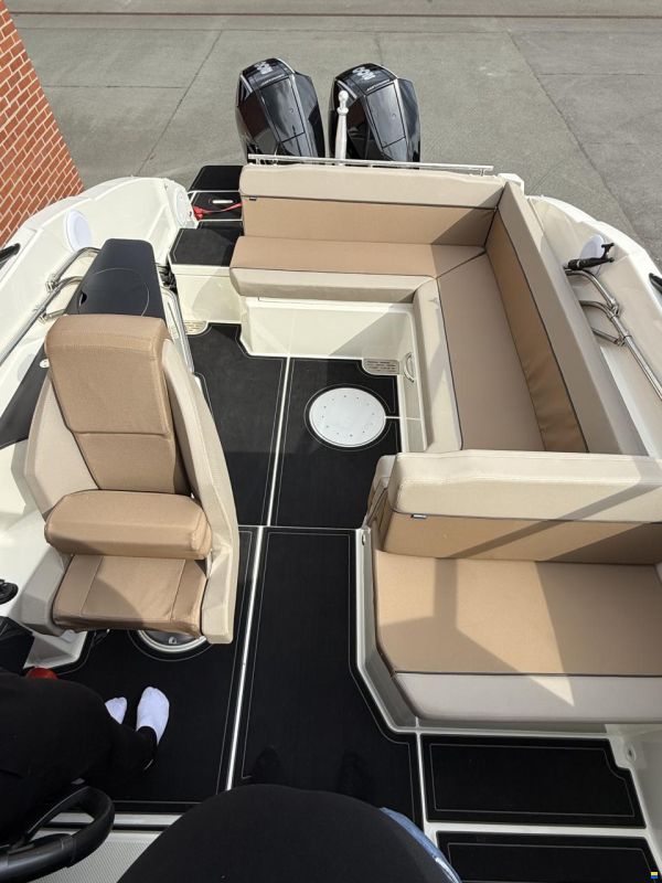 Quicksilver 805 Cruiser mit 2x Mercury F200XL V6