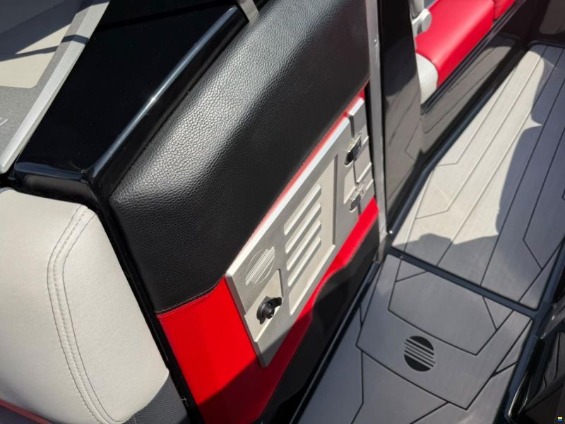 Malibu M235 Mastercraft Nautiqe Tige Centurion