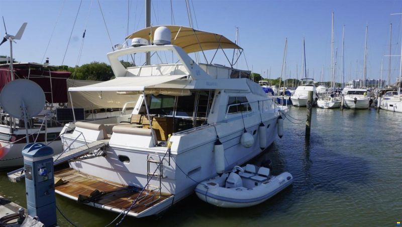 Ferretti ALTURA 52
