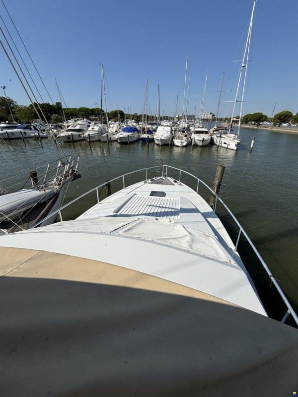 Ferretti ALTURA 52