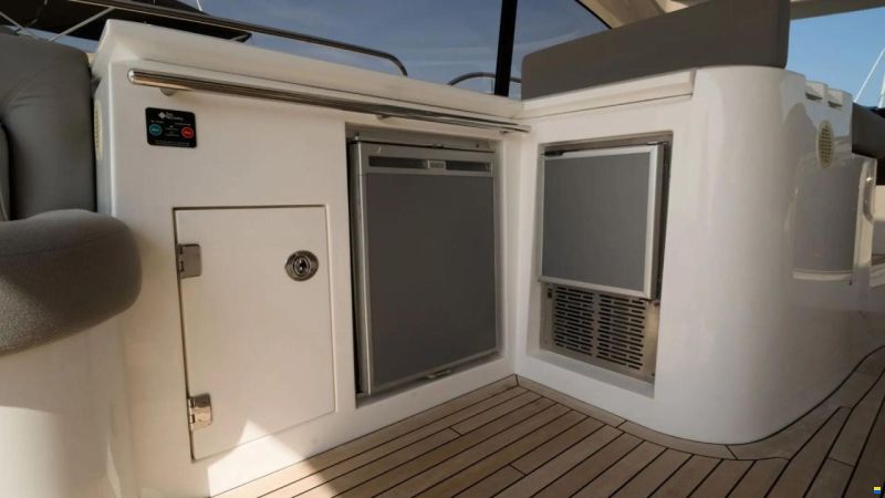 Sunseeker Predator 60