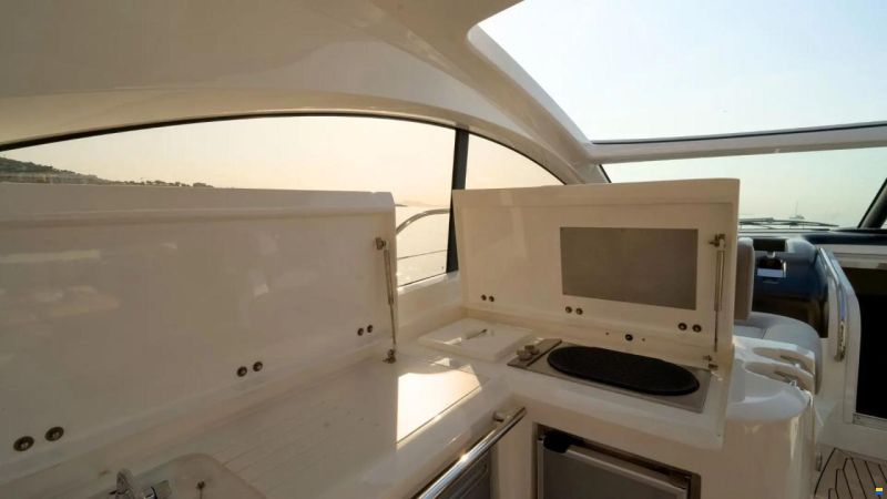 Sunseeker Predator 60